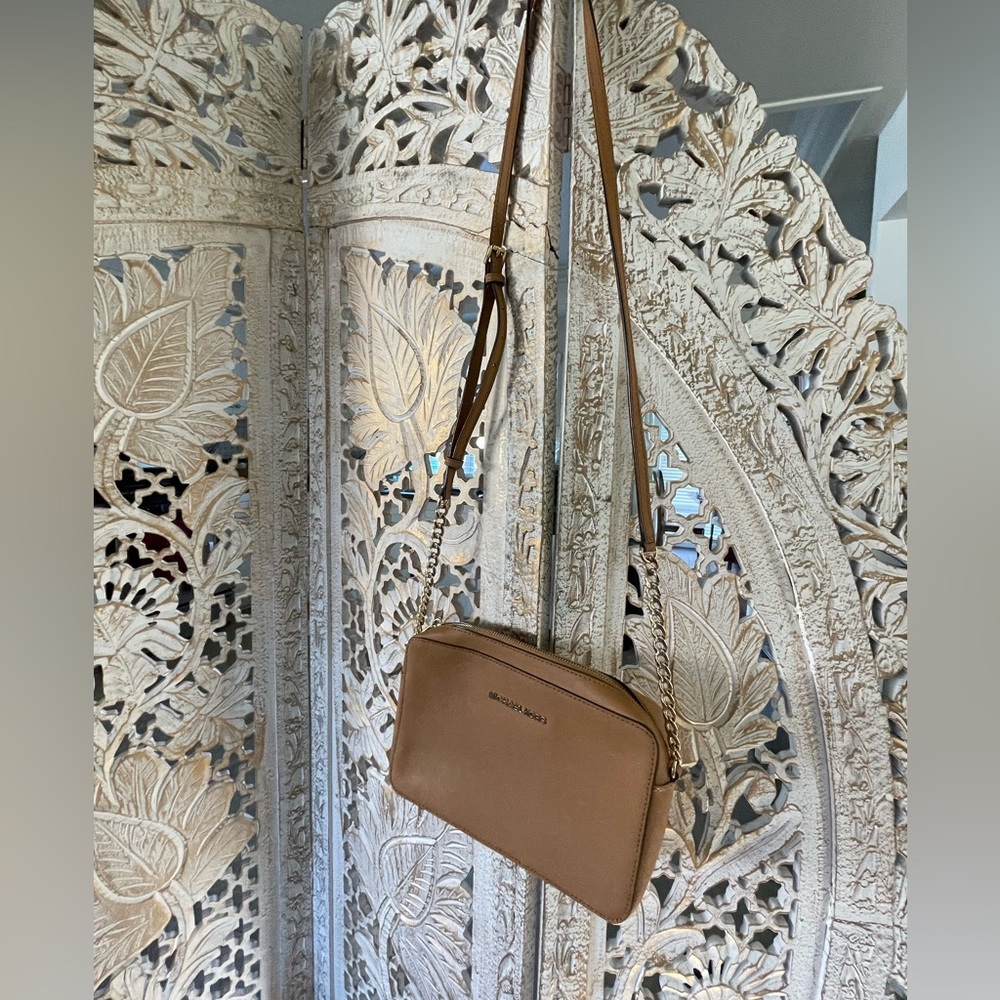 Jet Set Large Saffiano Leather Crossbody Bag